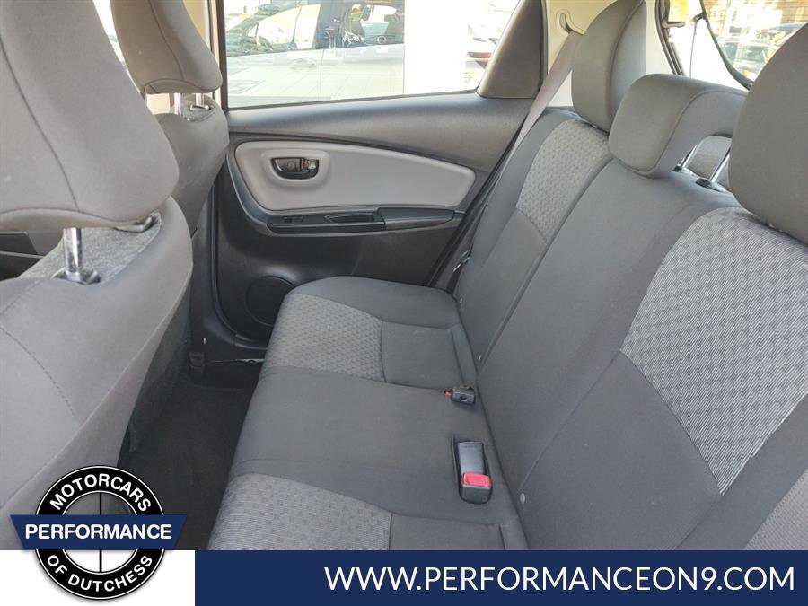 Used 2017 Toyota Yaris L w/ Carpet Mat Package FWD image 13