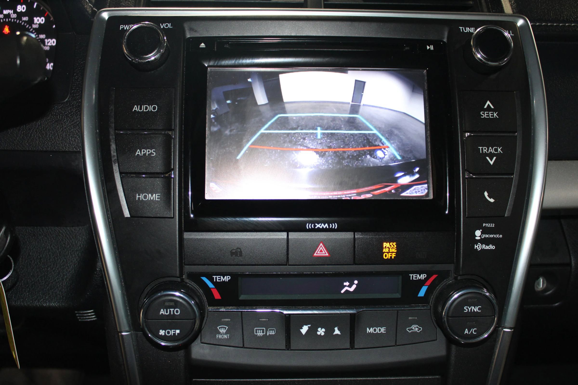 Used 2016 Toyota Camry XSE FWD image 15