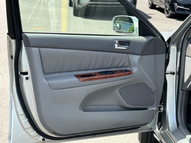 Used 2002 Toyota Camry LE FWD image 15