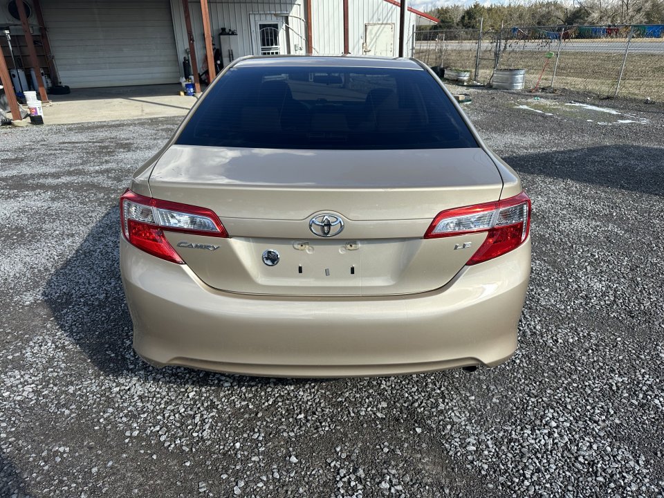 Used 2012 Toyota Camry LE image 5