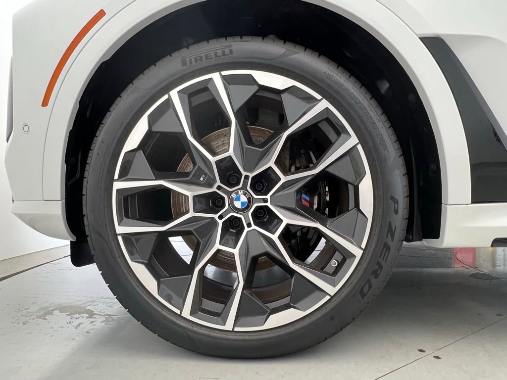 Certified 2025 BMW X7 M60i image 25