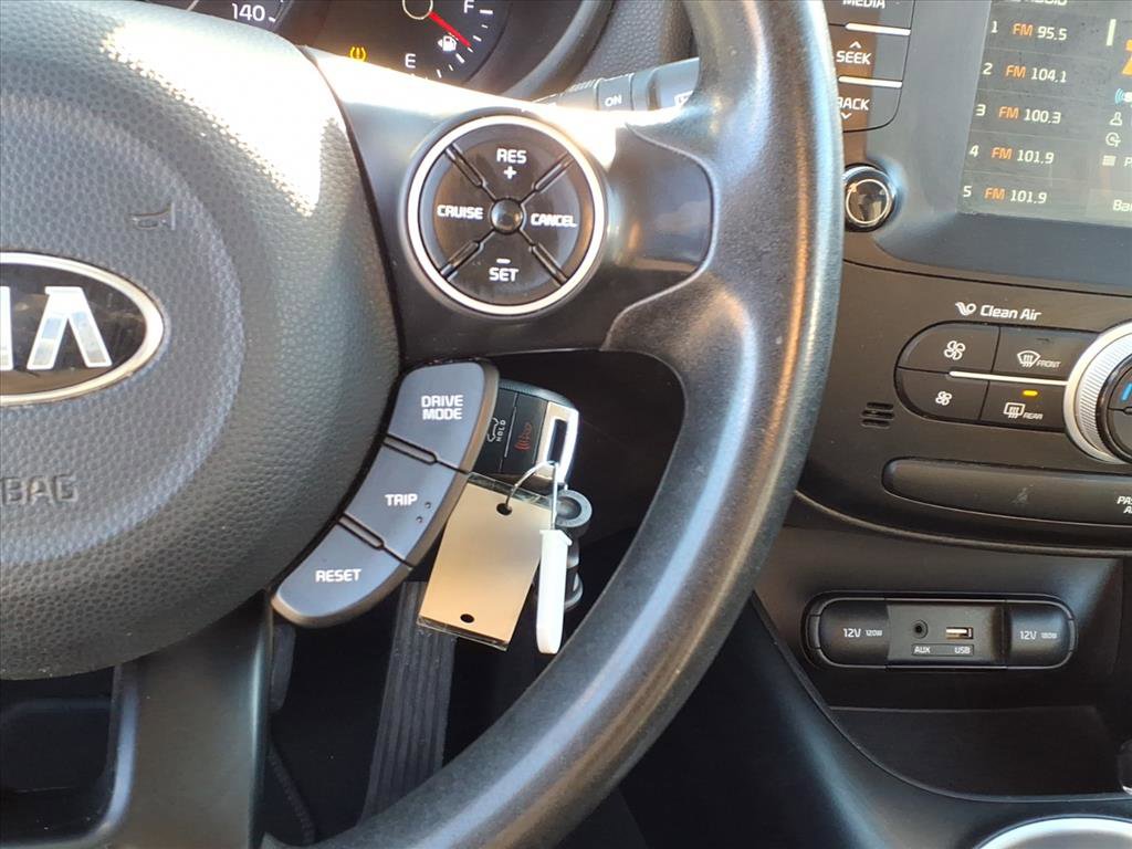 Used 2019 Kia Soul + image 19