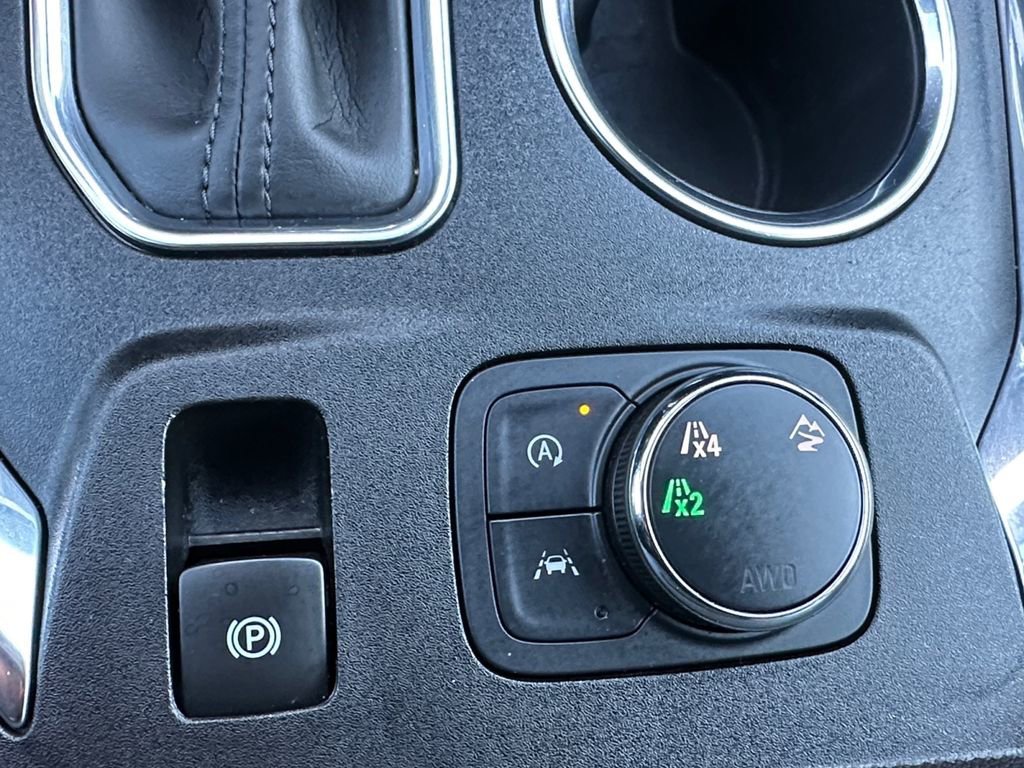 Used 2023 Chevrolet Traverse LT image 18