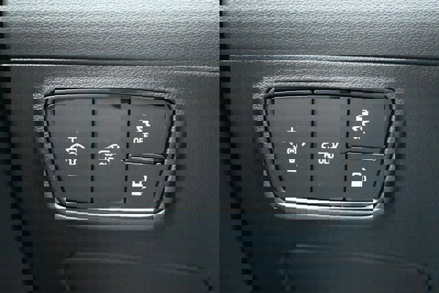 Used 2024 Hyundai Tucson Limited image 40