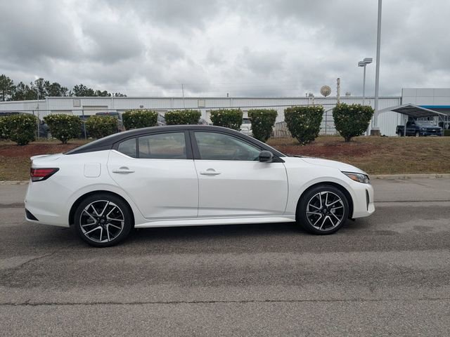 Used 2025 Nissan Sentra SR FWD image 2