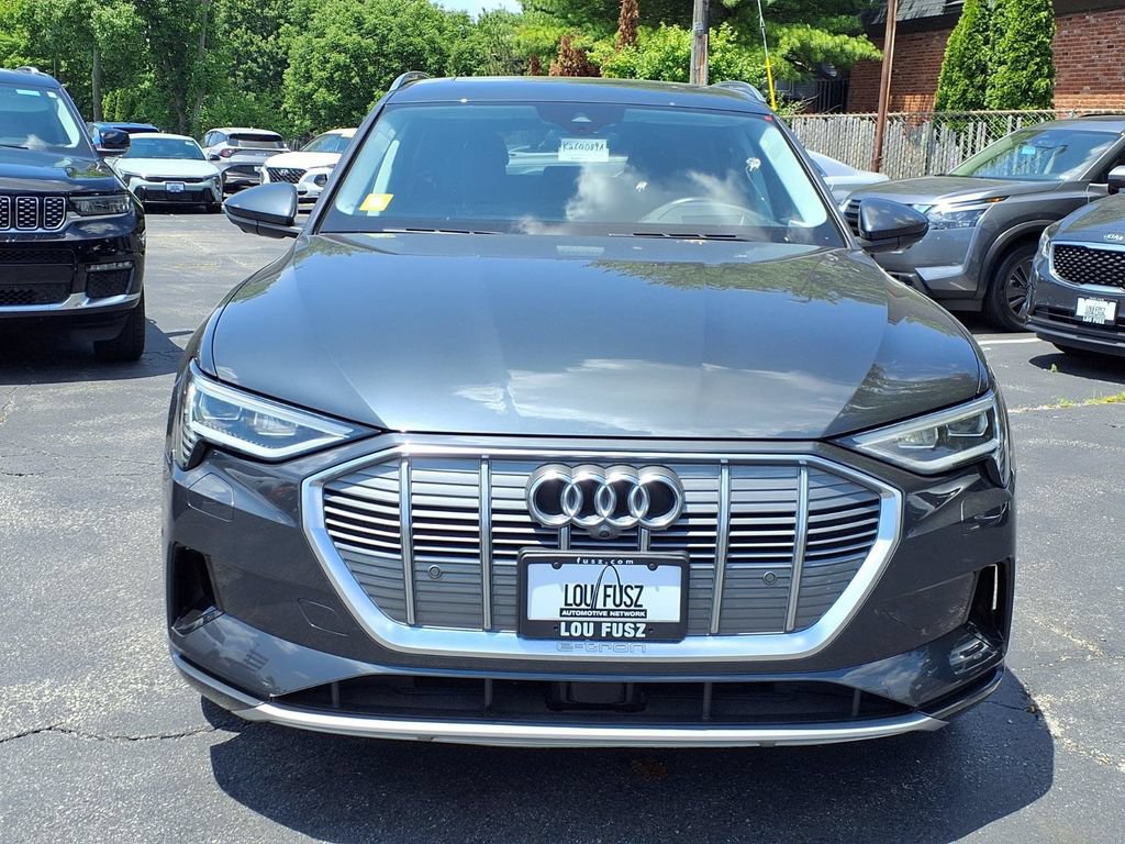 Used 2019 Audi e-tron Prestige w/ Prestige Package AWD/4WD image 23