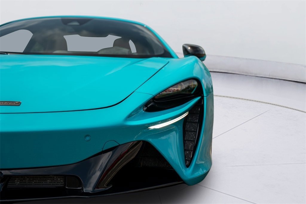 New 2025 McLaren Artura image 19