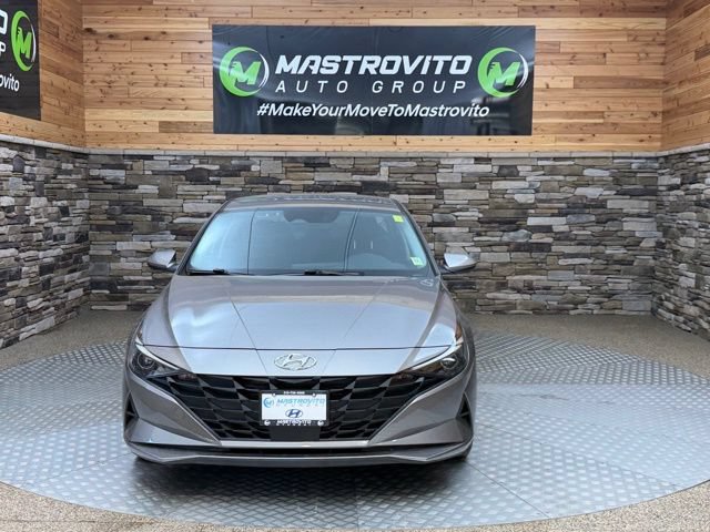 Used 2023 Hyundai Elantra SEL w/ Convenience Package FWD image 3