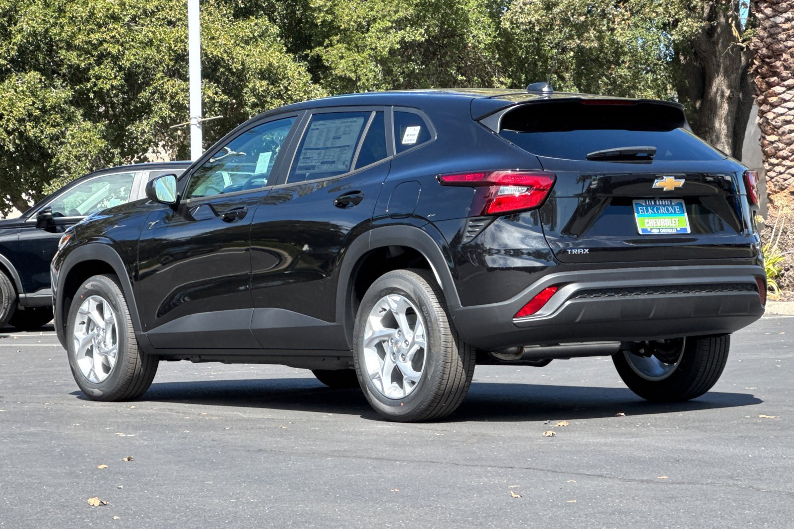 New 2026 Chevrolet Trax LS w/ LS Convenience Package FWD image 5