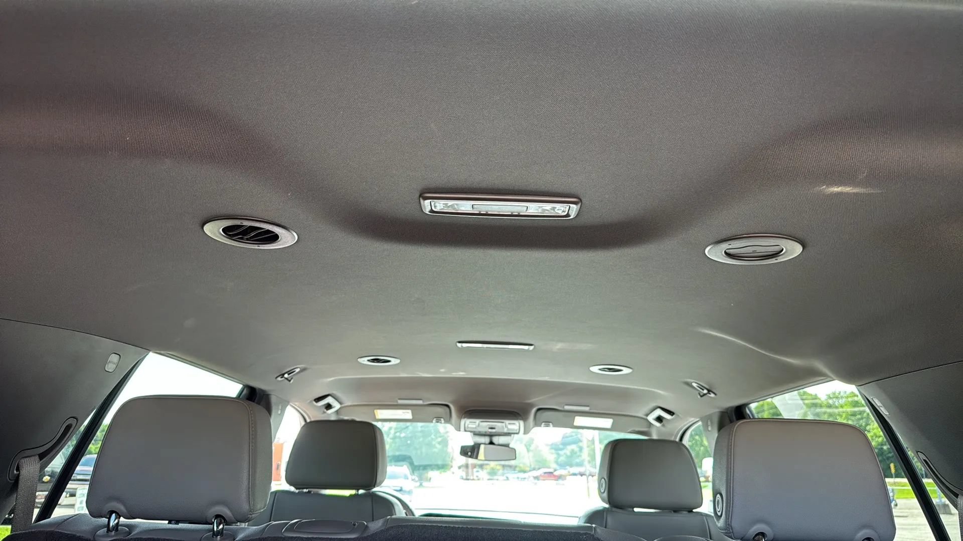 Used 2025 Chevrolet Tahoe LT RWD image 12