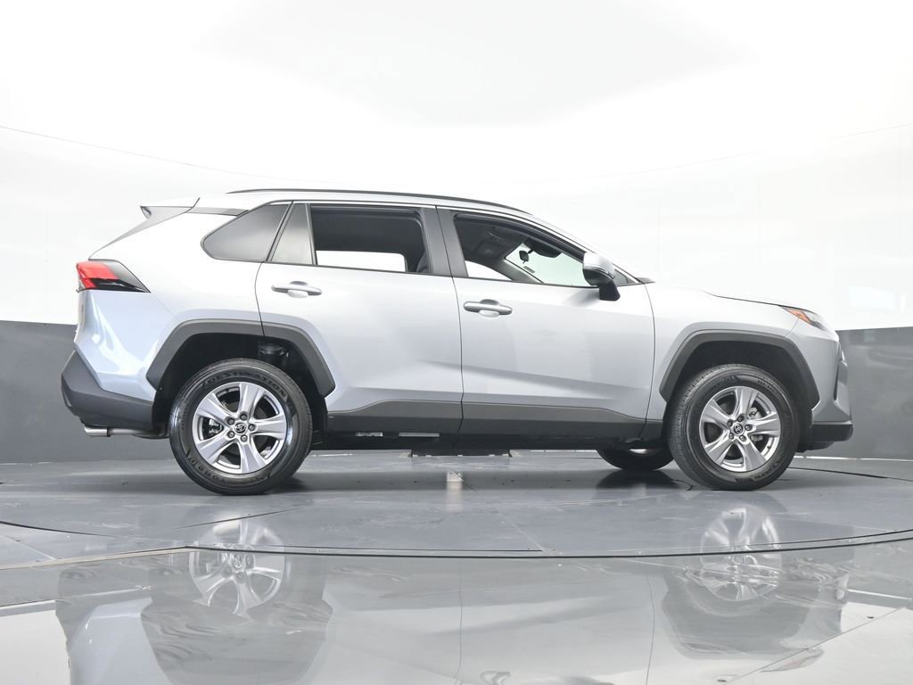 Used 2025 Toyota RAV4 XLE image 61