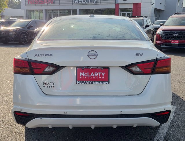Used 2025 Nissan Altima 2.5 SV FWD image 6