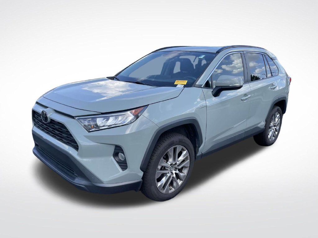 Used 2019 Toyota RAV4 XLE Premium w/ Cold Weather Package FWD image 3