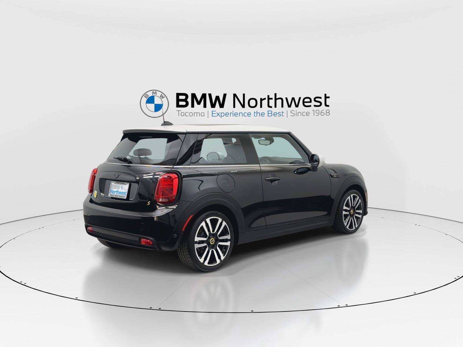 Used 2023 MINI Cooper SE FWD image 3