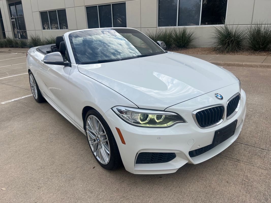 Used 2016 BMW M235i Convertible image 2