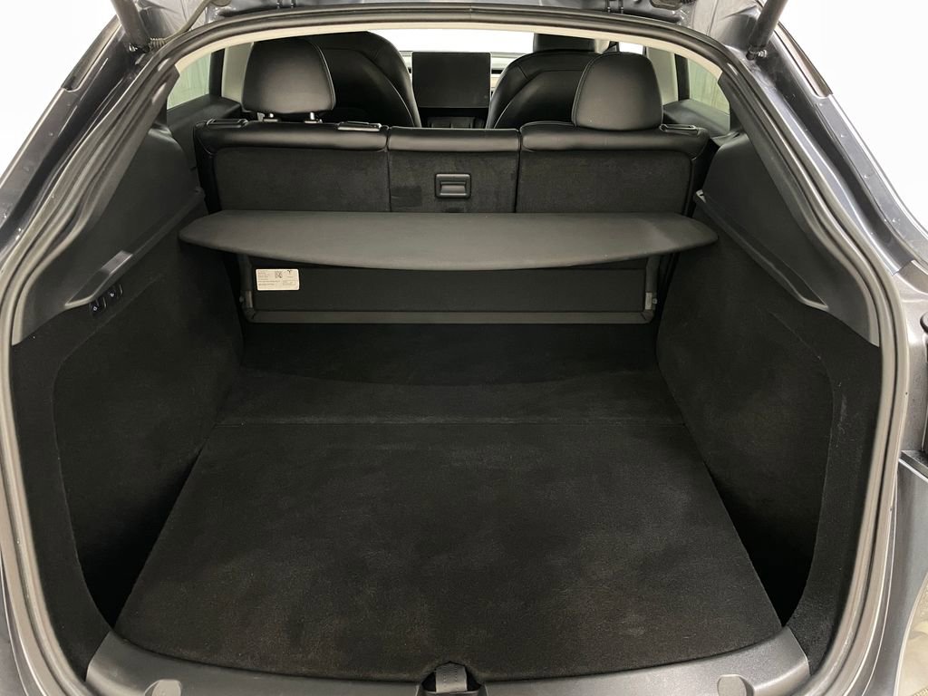 Used 2023 Tesla Model Y Long Range image 38