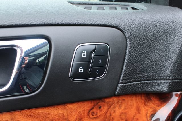 Used 2019 Lincoln MKT AWD image 12