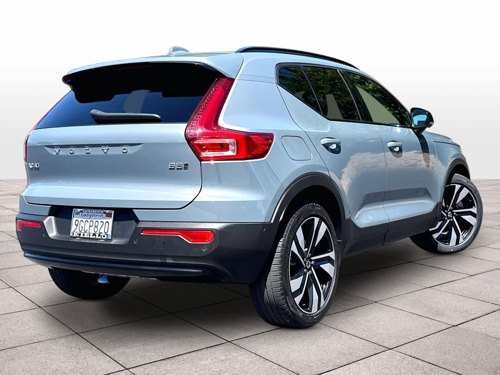 Used 2023 Volvo XC40 B5 Plus w/ Driver Assist Package AWD/4WD image 16