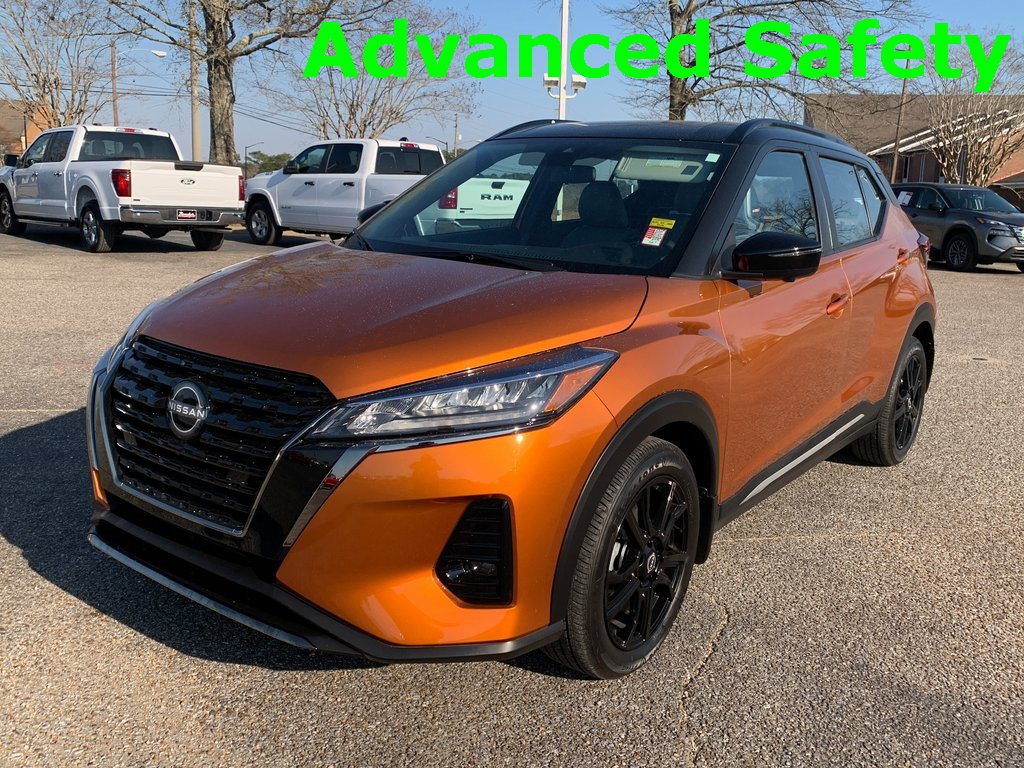 Used 2023 Nissan Kicks SR w/ SR Premium Package image 4