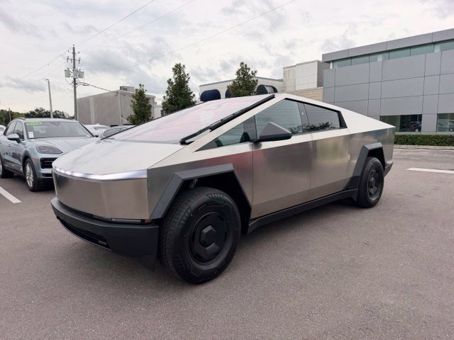 Used 2026 Tesla Cybertruck AWD Crew Cab image 2