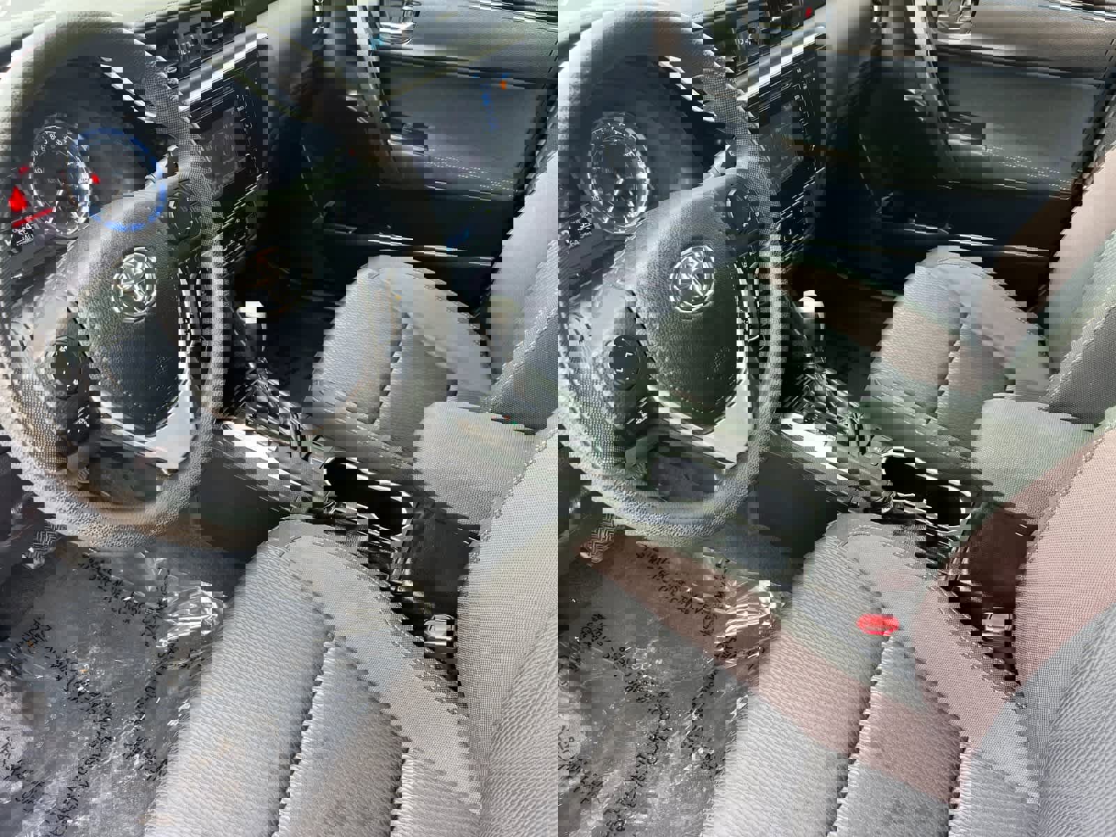 Used 2019 Toyota Corolla LE image 12