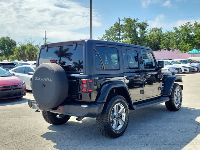 Used 2018 Jeep Wrangler Unlimited Sahara w/ LED Lighting Group AWD/4WD image 6