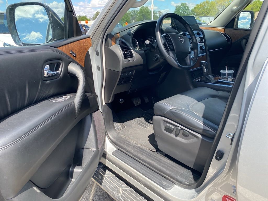 Used 2024 Nissan Armada SL w/ Captain's Chairs Package AWD/4WD image 7