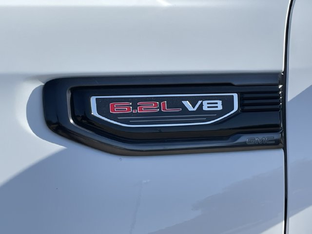 Used 2024 GMC Sierra 1500 AT4 w/ Technology Package AWD/4WD image 10