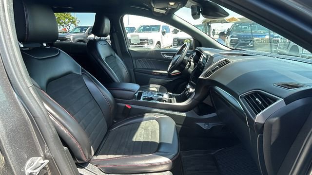 Used 2022 Ford Edge ST-Line image 11
