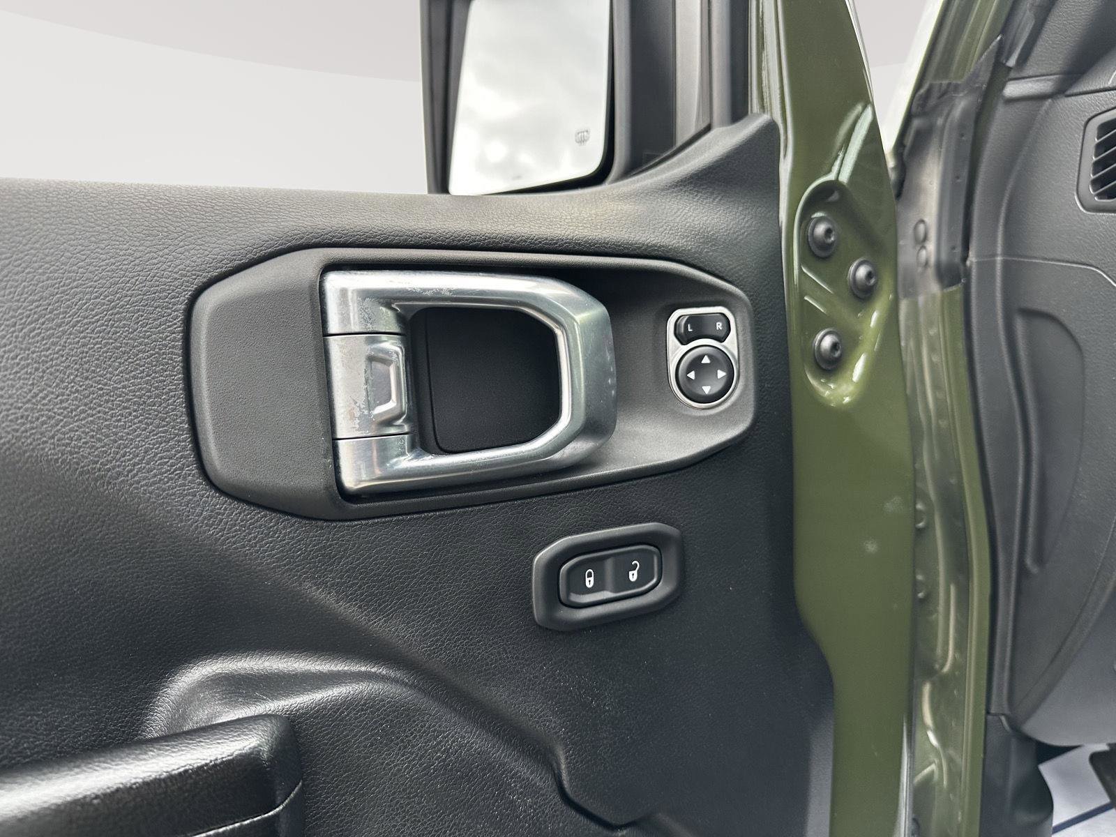 Used 2021 Jeep Wrangler Unlimited Sport AWD/4WD image 9