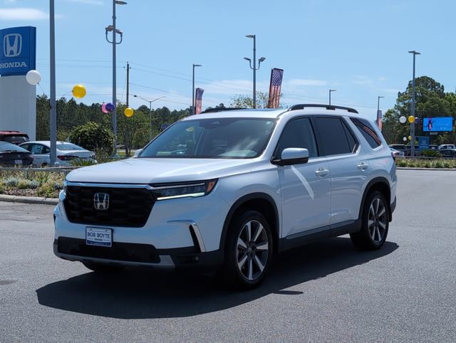 Used 2024 Honda Pilot Touring image 9