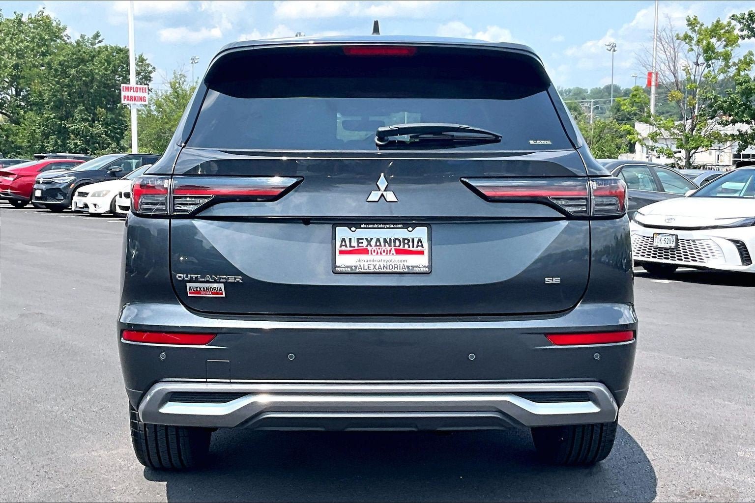 Used 2025 Mitsubishi Outlander SE AWD/4WD image 4