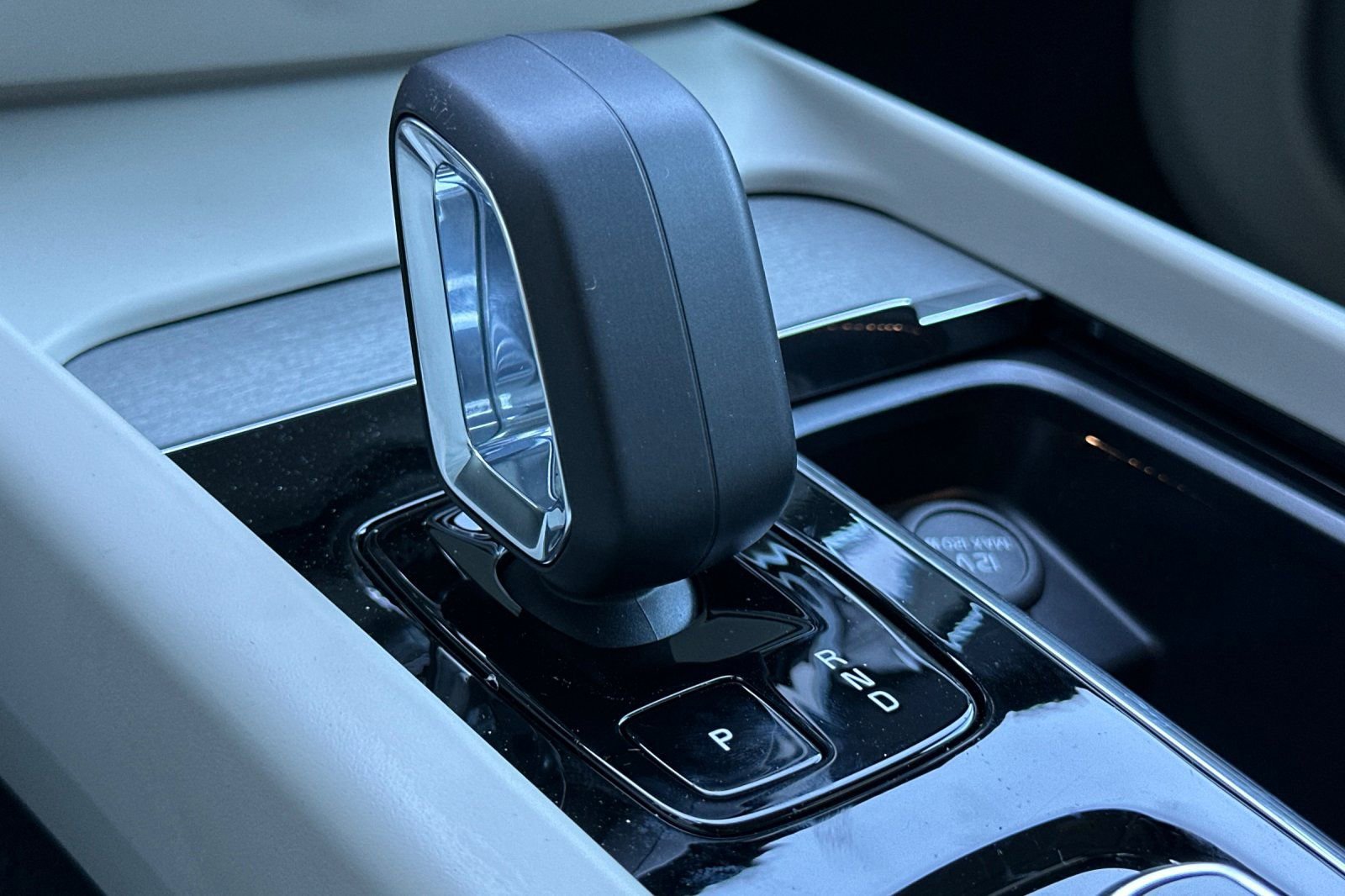 Certified 2026 Volvo V60 B5 Cross Country Plus w/ Climate Package image 25