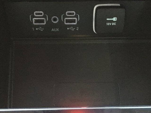 Used 2023 Jeep Grand Cherokee L Limited w/ Luxury Tech Group II image 24