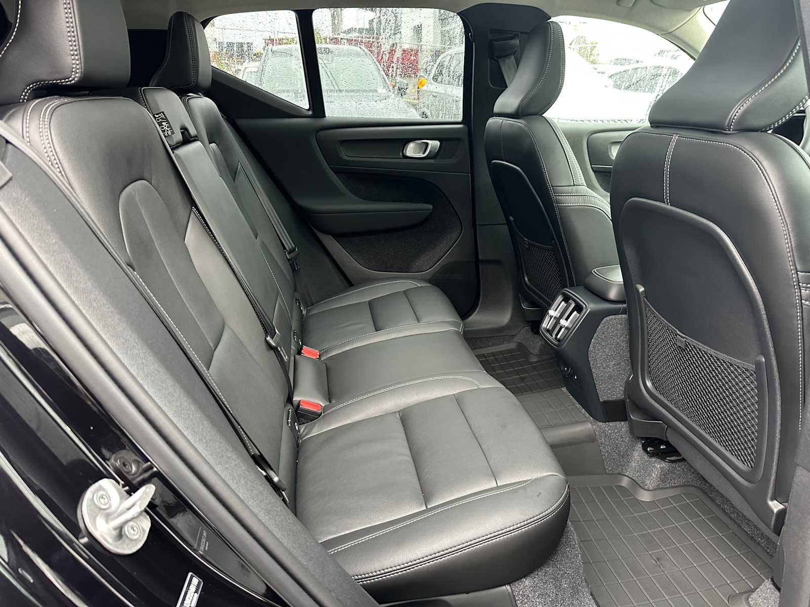 Used 2025 Volvo XC40 B5 Plus w/ Protection Package Premier image 12