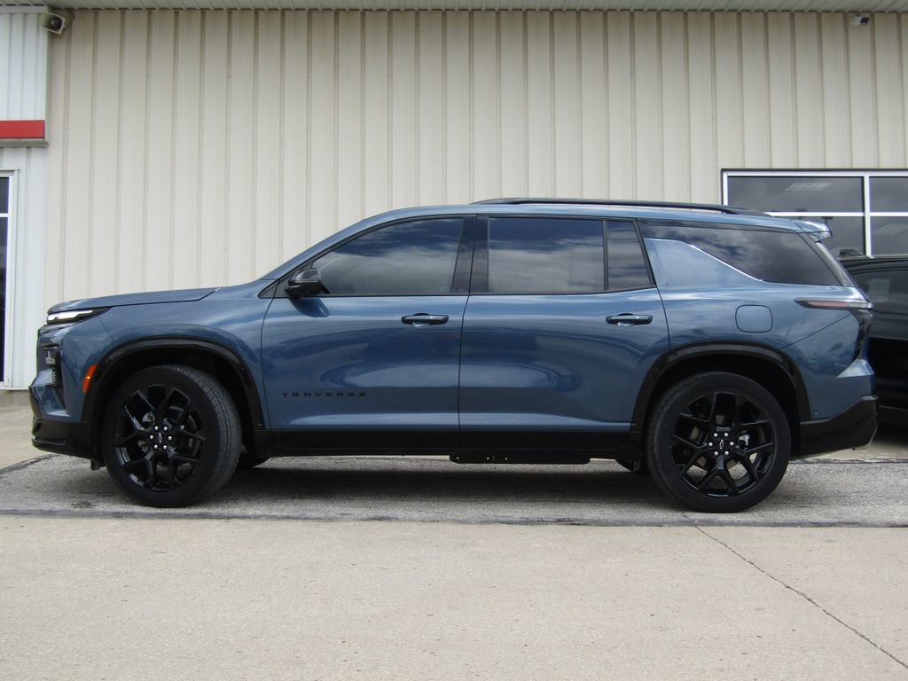 Used 2024 Chevrolet Traverse RS image 11