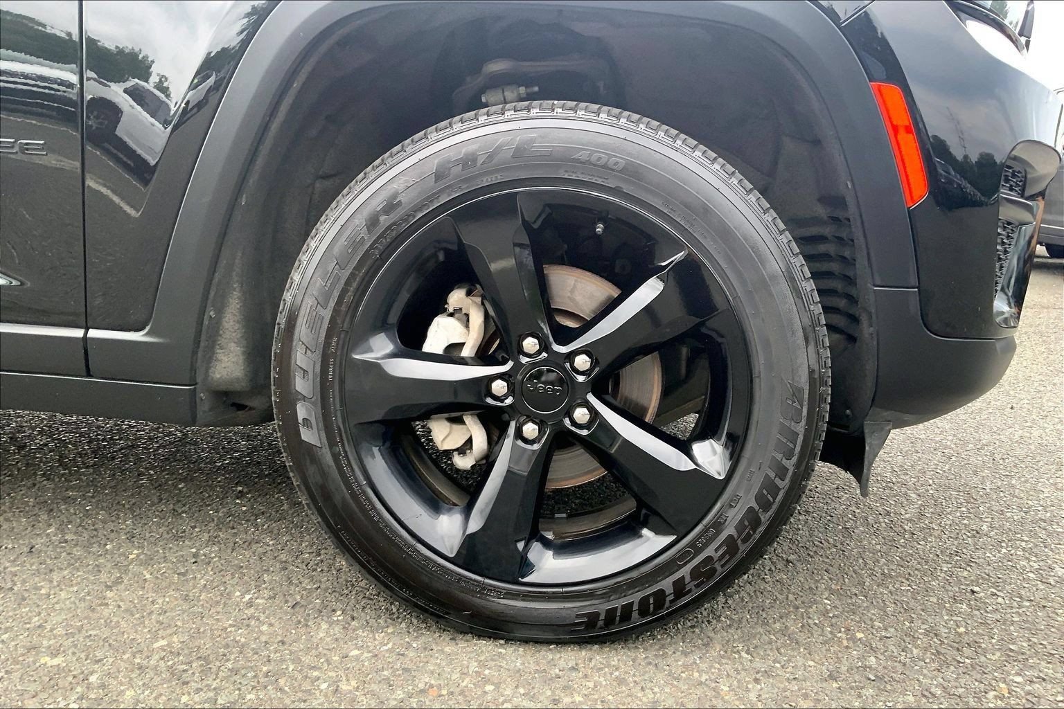 Certified 2025 Jeep Grand Cherokee Altitude AWD/4WD image 9