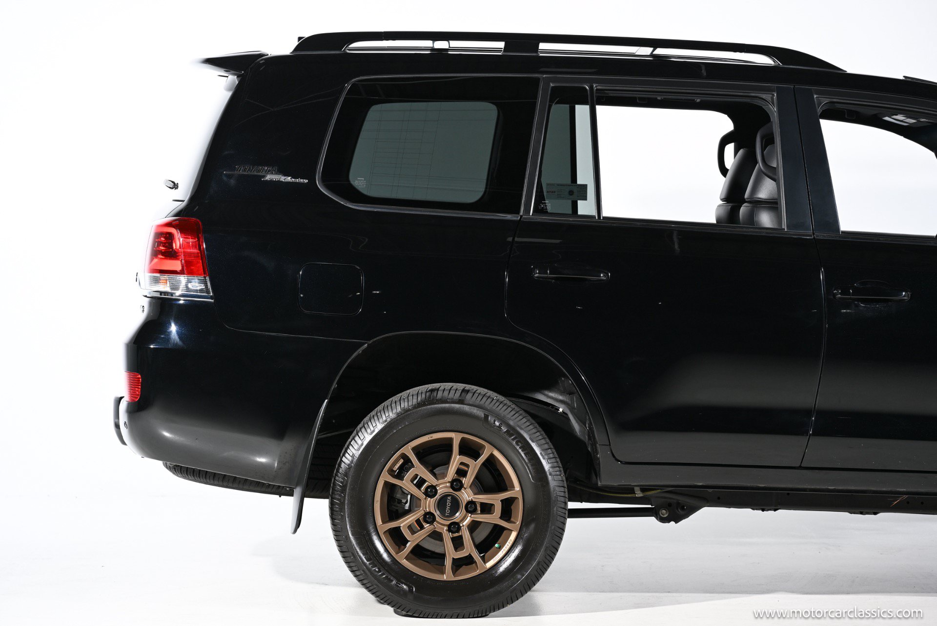 Used 2020 Toyota Land Cruiser Heritage Edition AWD/4WD image 10