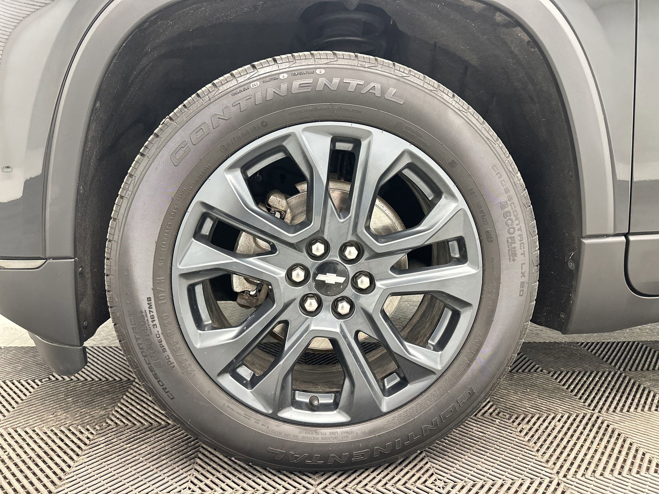 Used 2020 Chevrolet Traverse RS w/ LPO, Floor Liner Package image 11