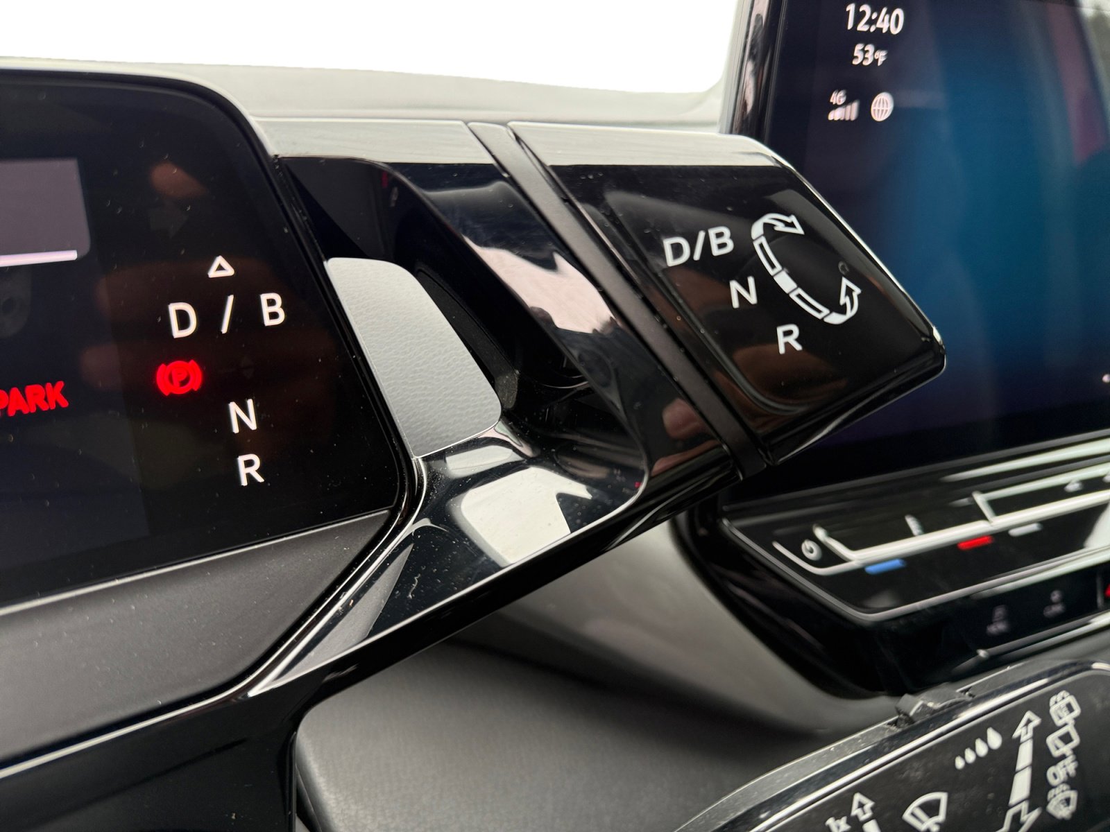 Used 2023 Volkswagen ID.4 S image 13