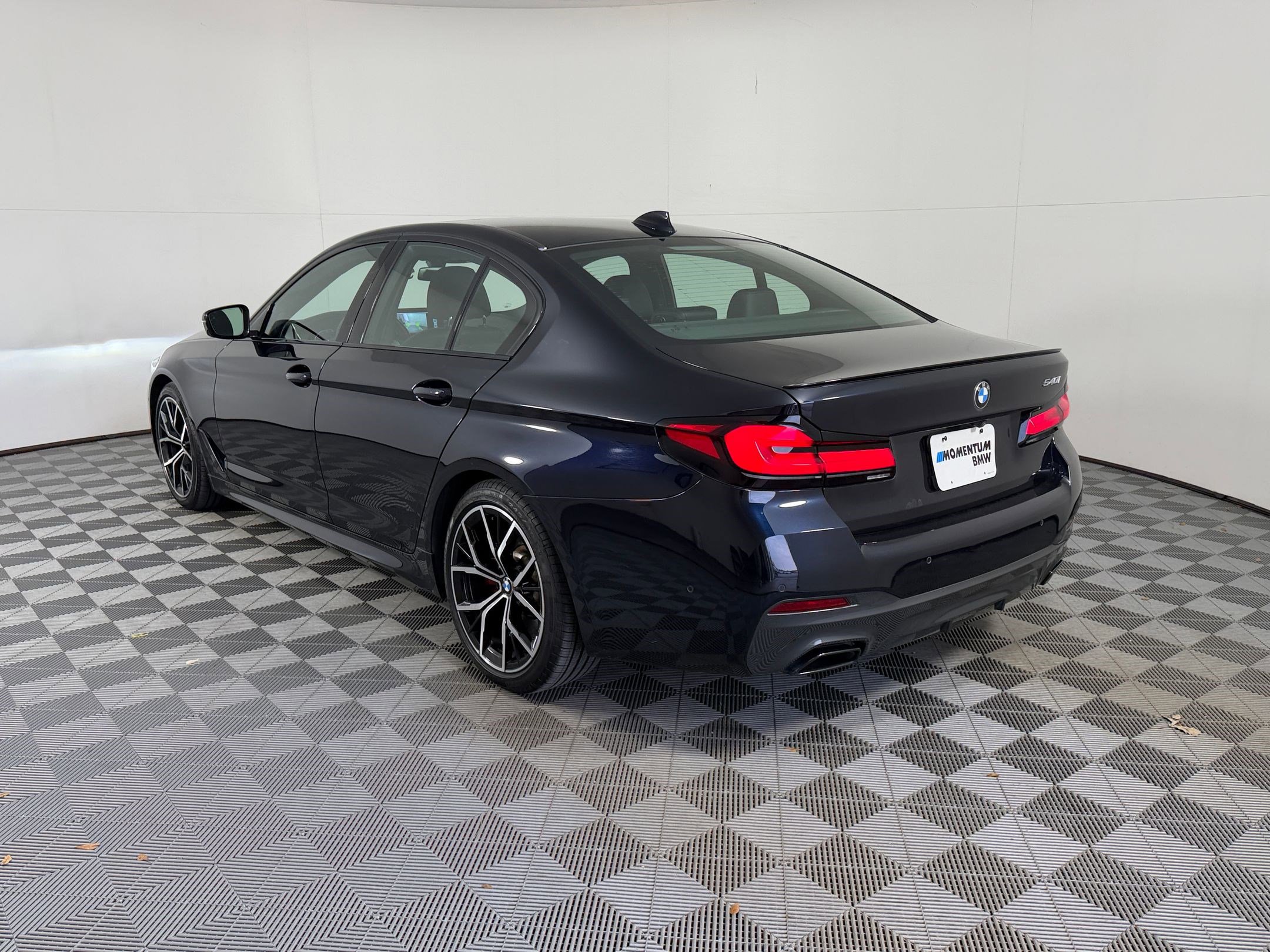 Certified 2023 BMW 540i w/ M Sport Package RWD image 3