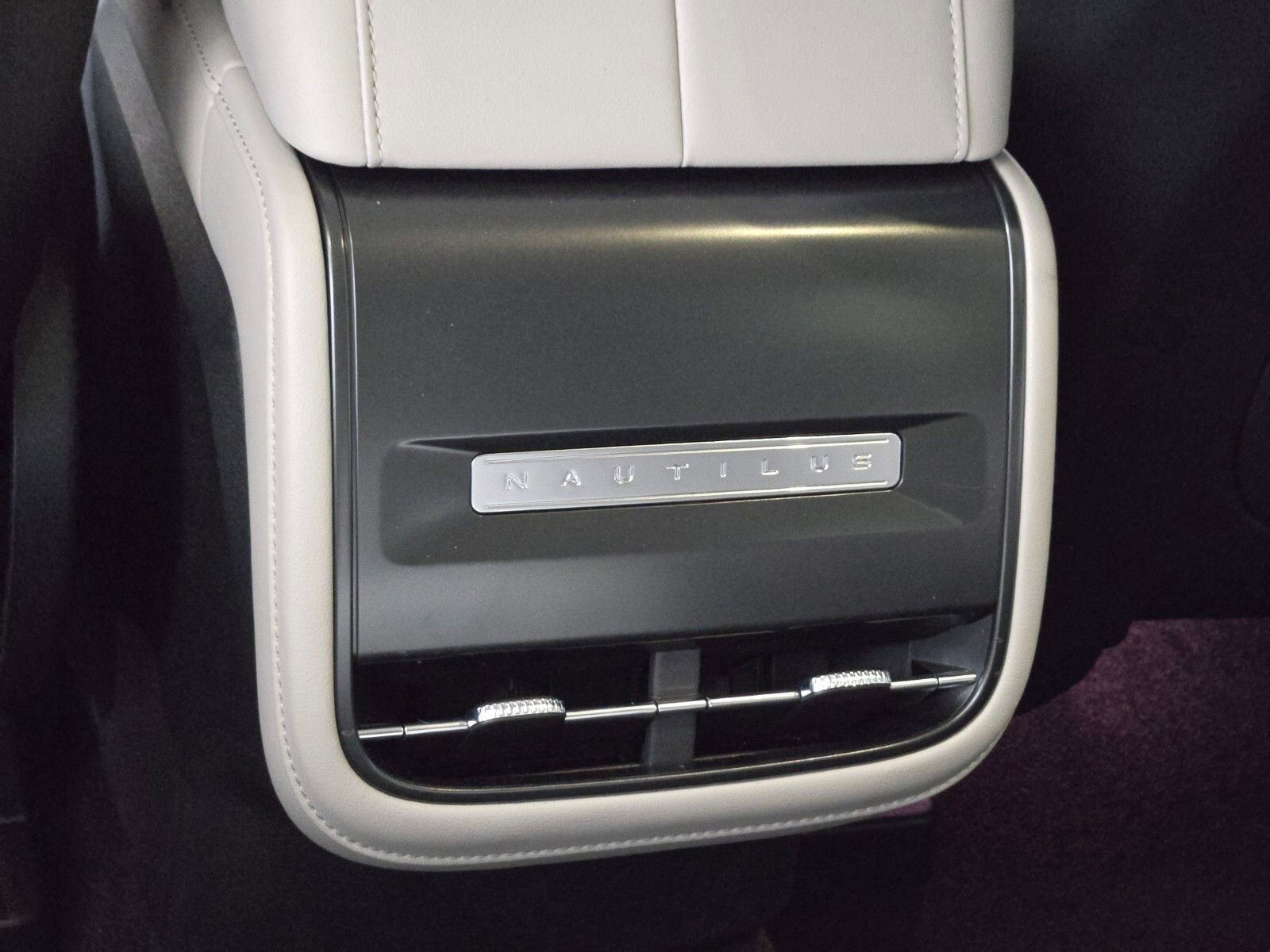 New 2026 Lincoln Nautilus Premier image 16