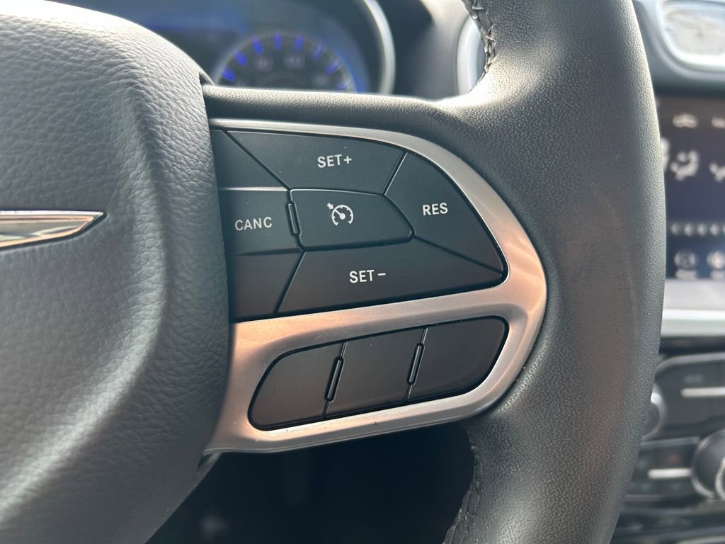 Certified 2023 Chrysler 300 Touring w/ Sport Appearance Package image 12