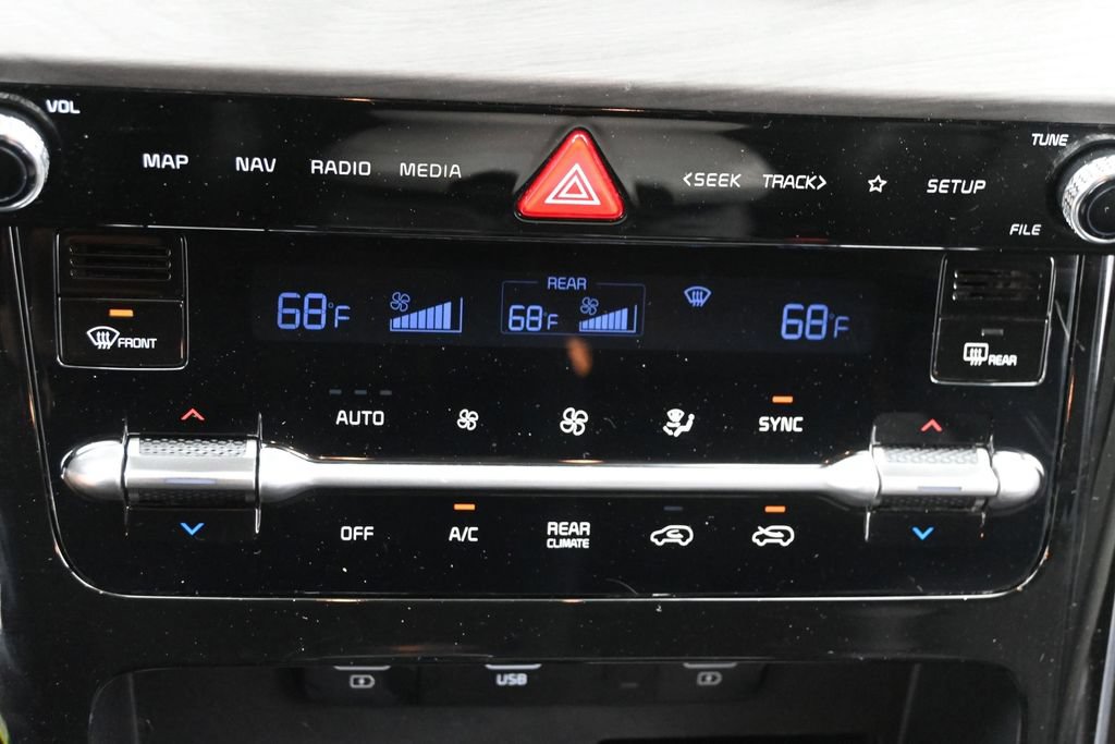 Used 2022 Kia Carnival EX FWD image 21