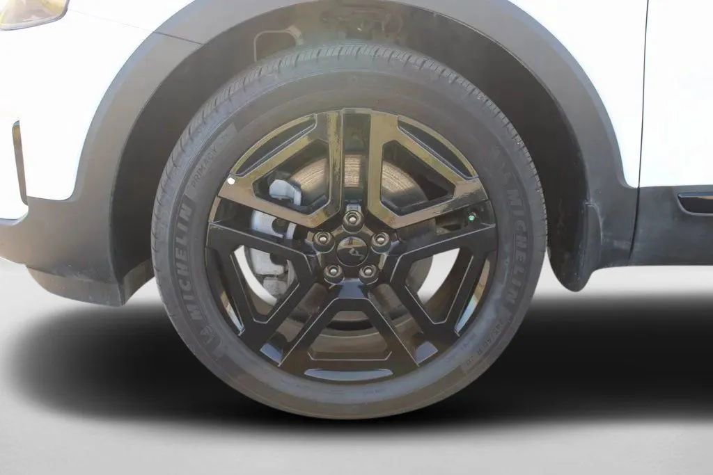 Used 2025 Kia Telluride SX X-Line image 44