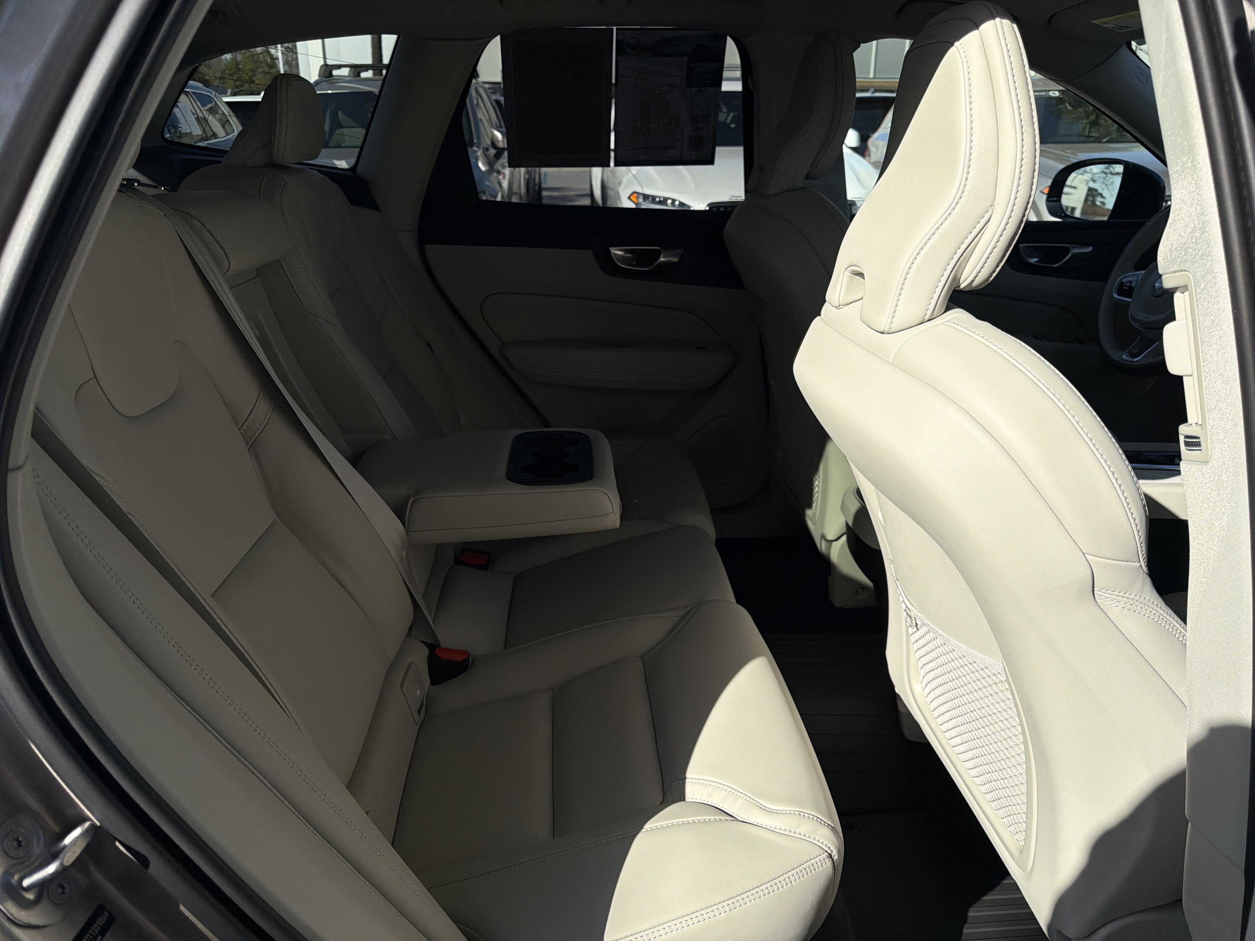 Used 2026 Volvo XC60 B5 Ultra w/ Protection Package Premier image 33