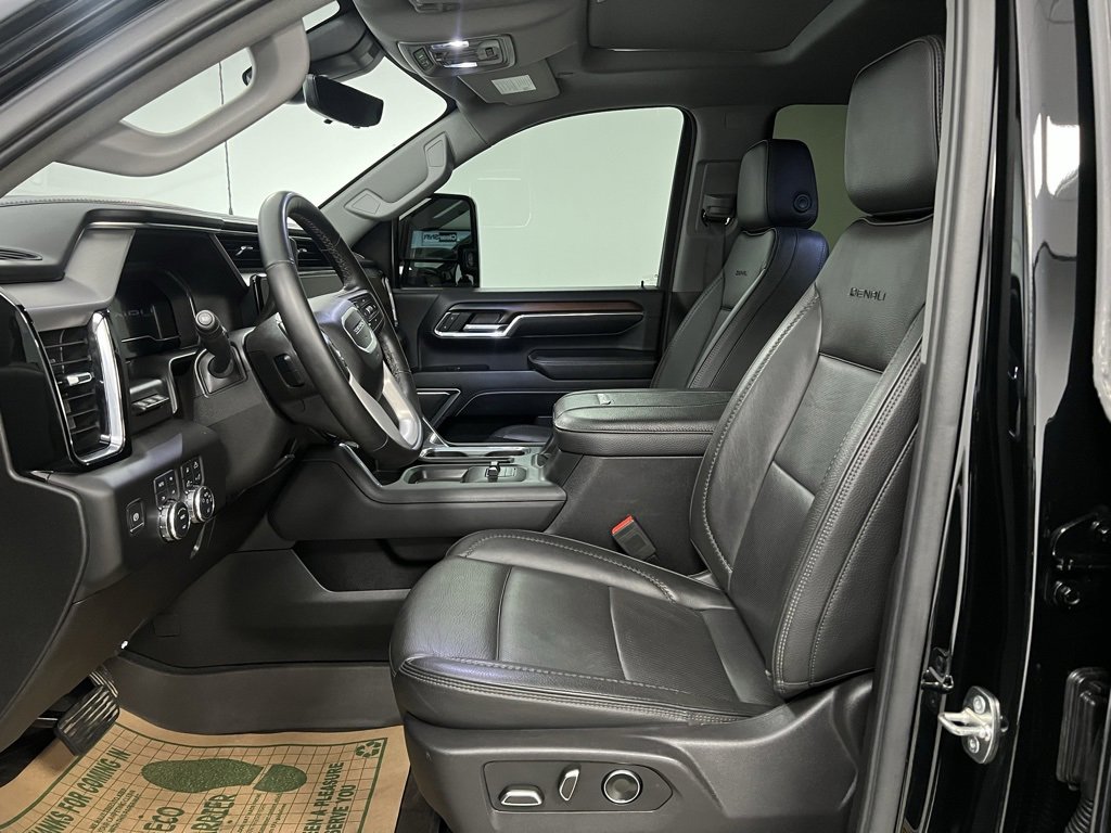 Used 2024 GMC Sierra 3500 Denali w/ Denali Reserve Package image 24