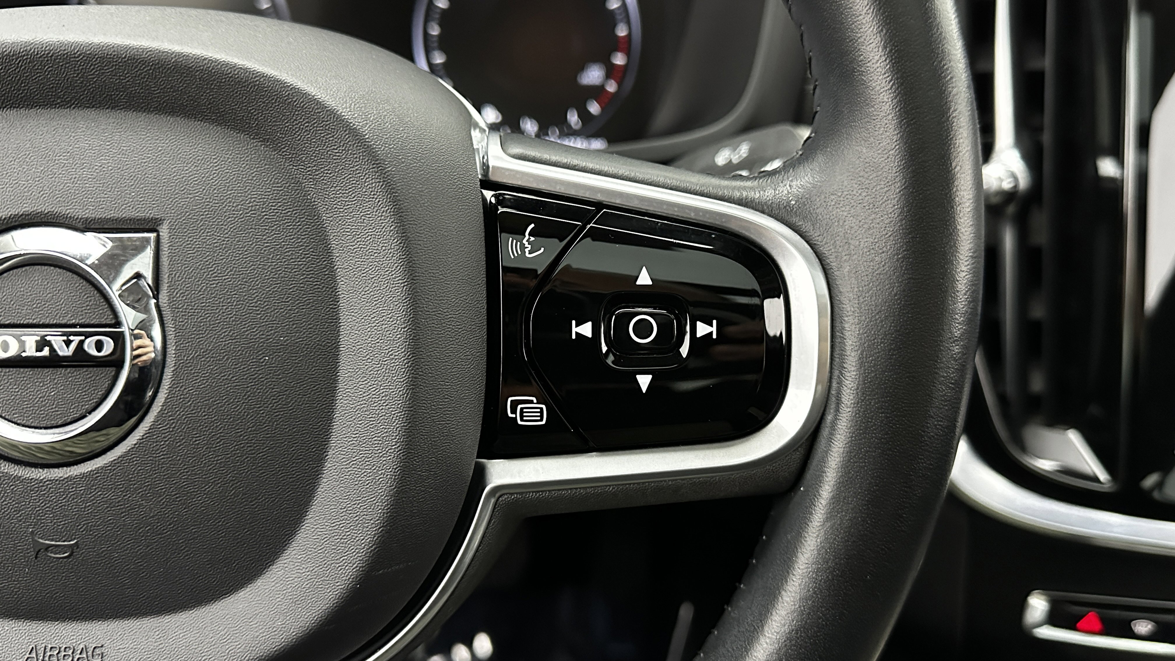 Used 2020 Volvo S60 T6 Inscription w/ Protection Package Premier image 23