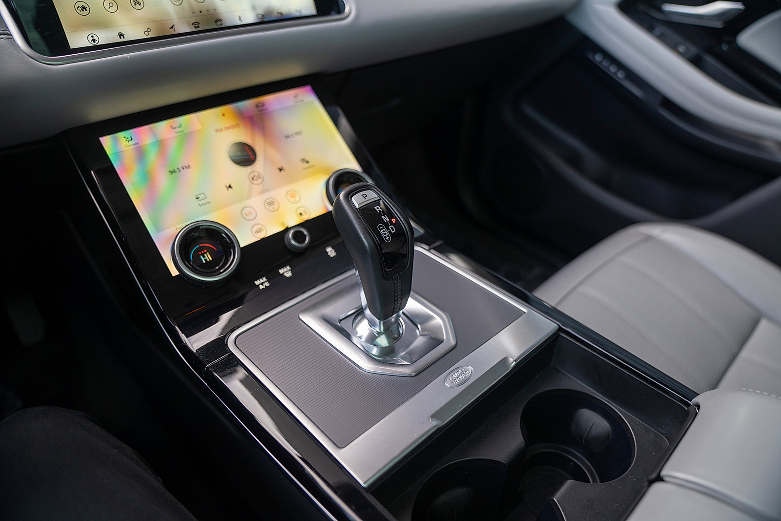 Used 2020 Land Rover Range Rover Evoque SE image 13