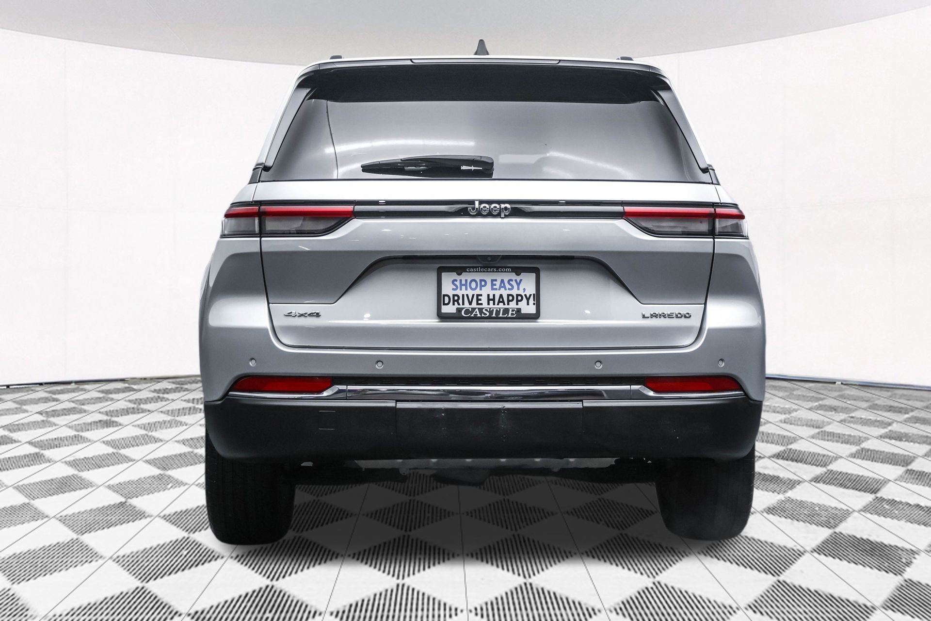 Used 2023 Jeep Grand Cherokee Laredo X image 44